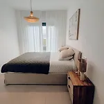 Apartament Elegant With Pool And Parking By Bebalmy