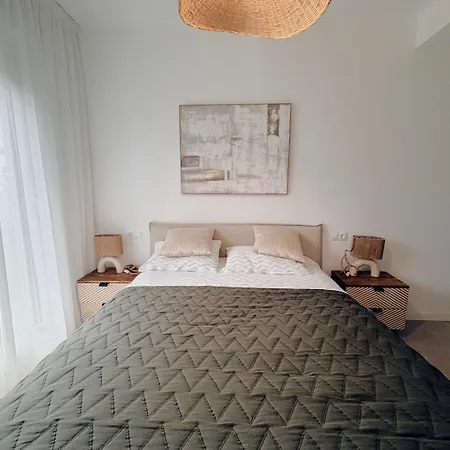 Apartament Elegant With Pool And Parking By Bebalmy *